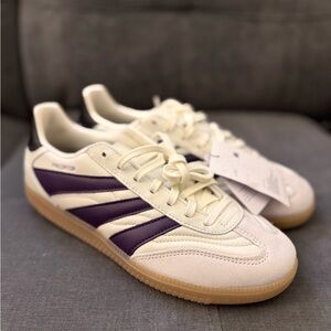 Adidas Predator Cream and Purple Casual Indoor Soccer Shoes NWT